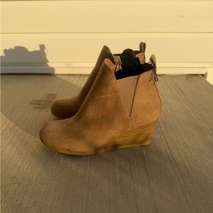 Tan Suede Wedge Ankle Boots Time and Tru Brand New Women Size 8